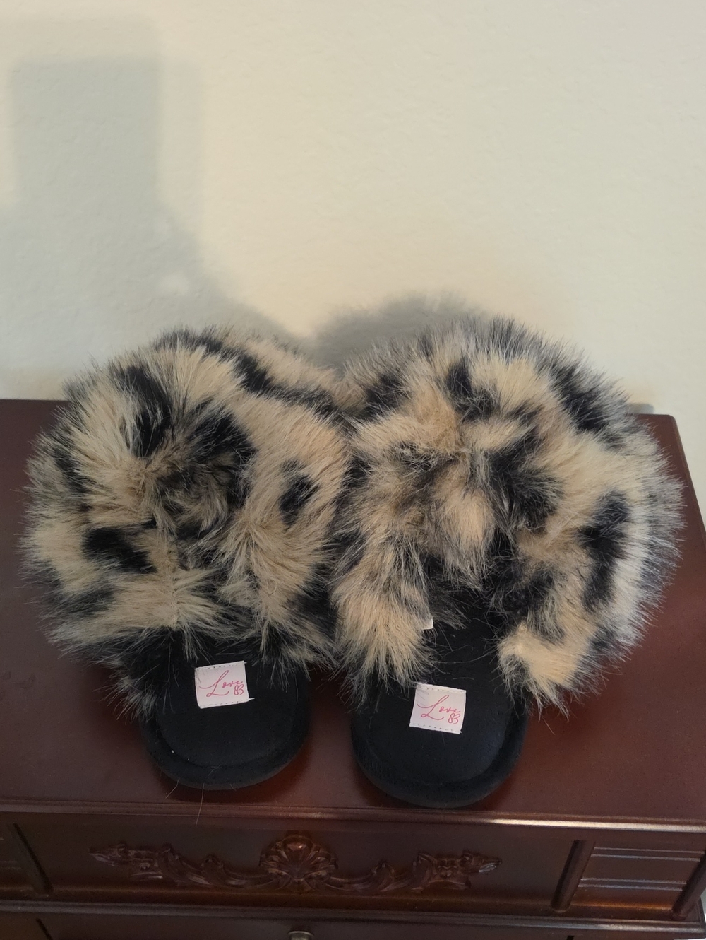 Love 83 Fuzzy Leopard Faux Fur Slide Slippers - Black & Cream Animal Print NWOT